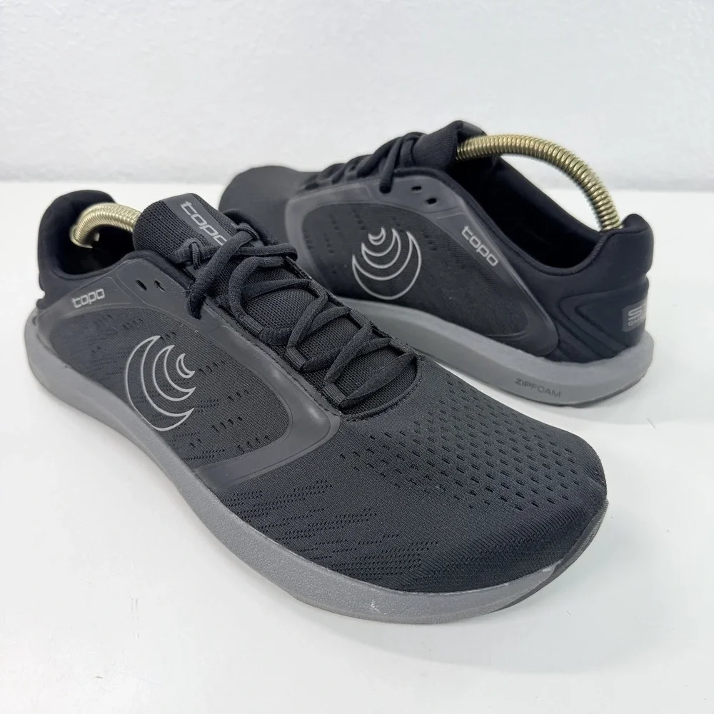 Topo Athletics ST-5 Black Gray Athletic Running Sneakers Men's Size 8.5